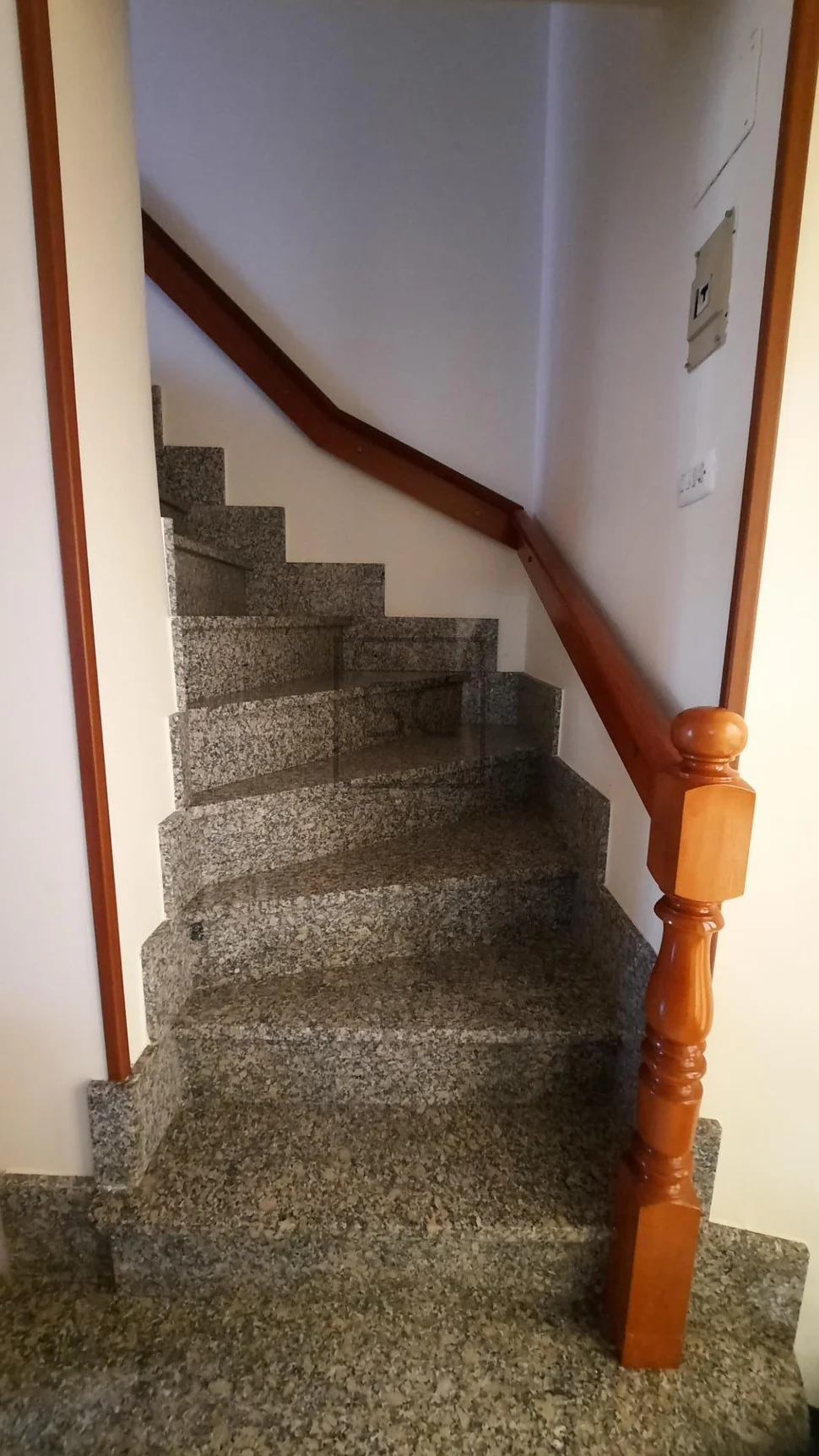 Casa adosada con parcela en lago – valdoviño