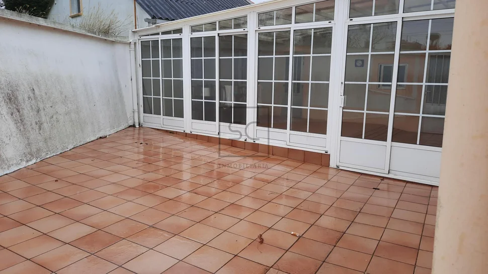 Casa adosada con parcela en lago – valdoviño