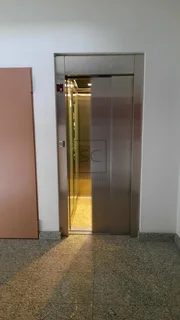 Amplio piso con ascensor, garaje y trastero en narón