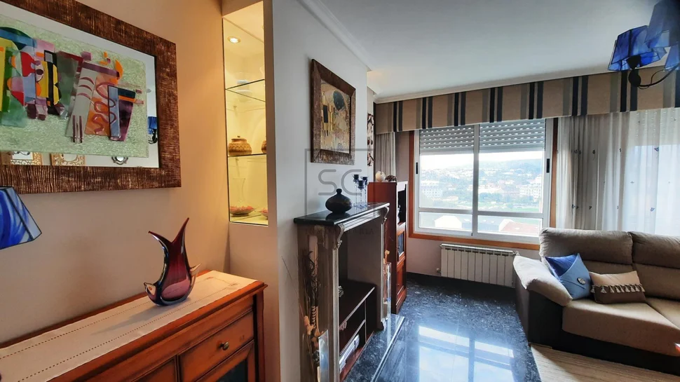 Amplio piso con ascensor, garaje y trastero en narón