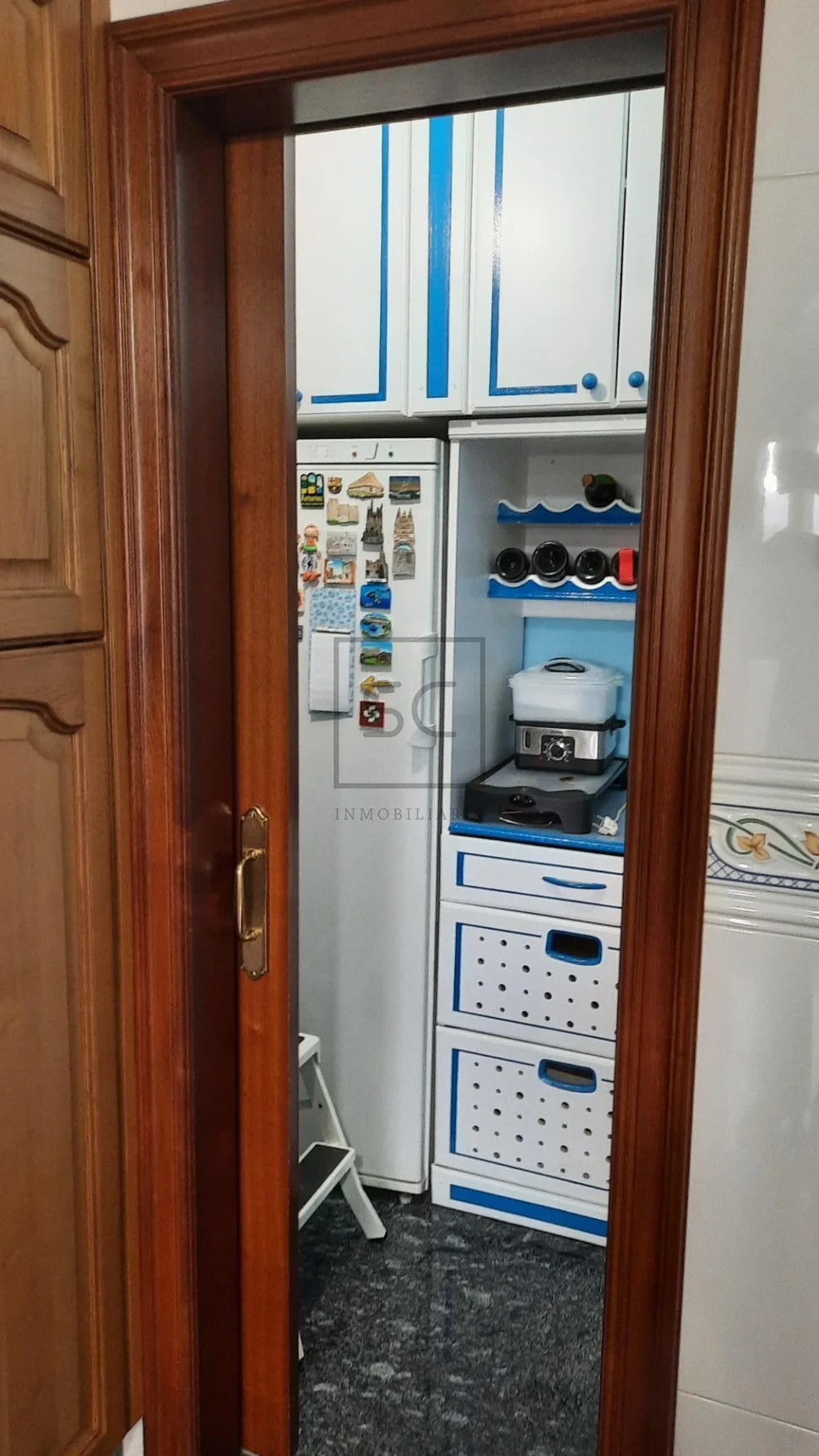 Amplio piso con ascensor, garaje y trastero en narón