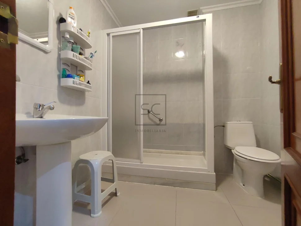 Piso con ascensor y trastero en el ponto narón