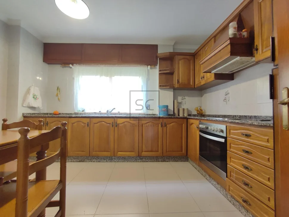 Piso con ascensor y trastero en el ponto narón