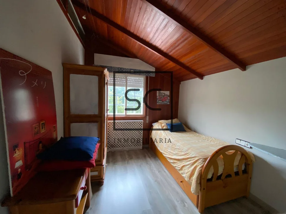 Casa con terreno y piscina