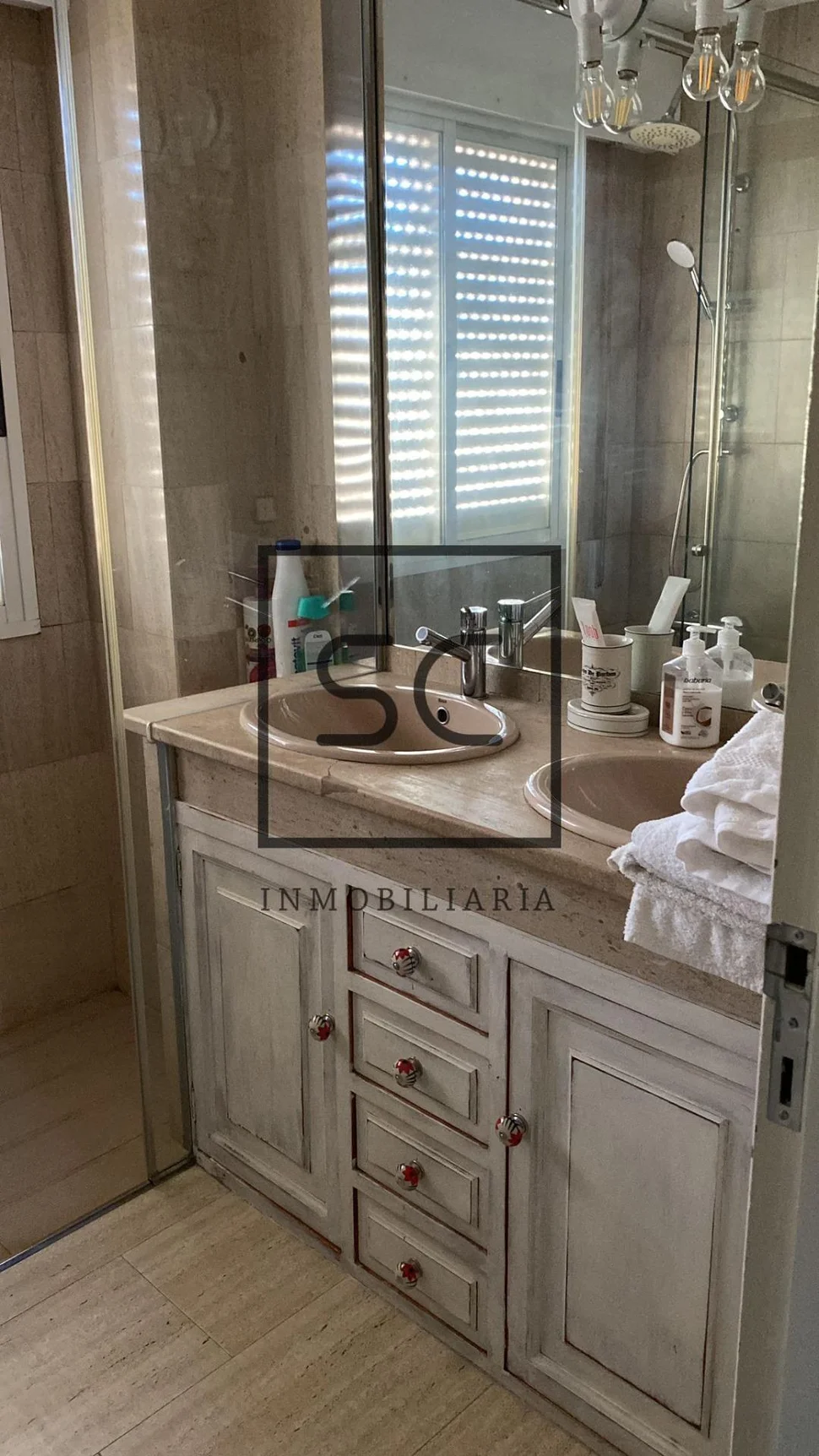 Casa con terreno y piscina