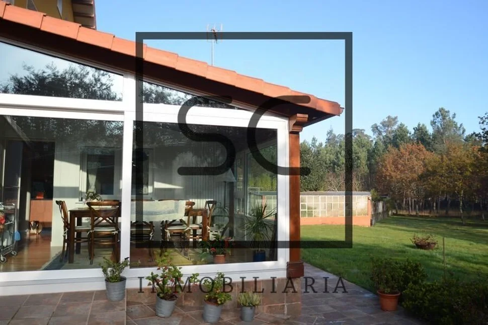 Casa con terreno y piscina