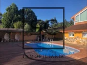 Casa con terreno y piscina