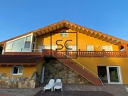 Casa con terreno y piscina