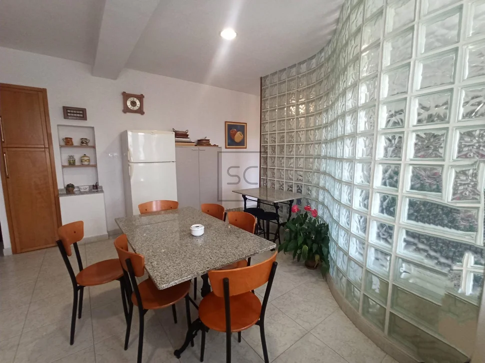 Amplio piso con trastero y parking en ferrol