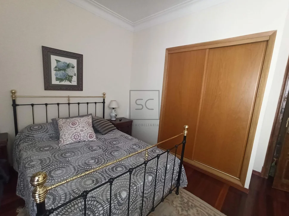 Amplio piso con trastero y parking en ferrol