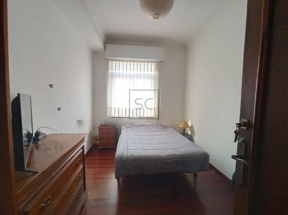 Amplio piso con trastero y parking en ferrol