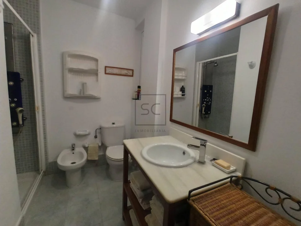 Amplio piso con trastero y parking en ferrol