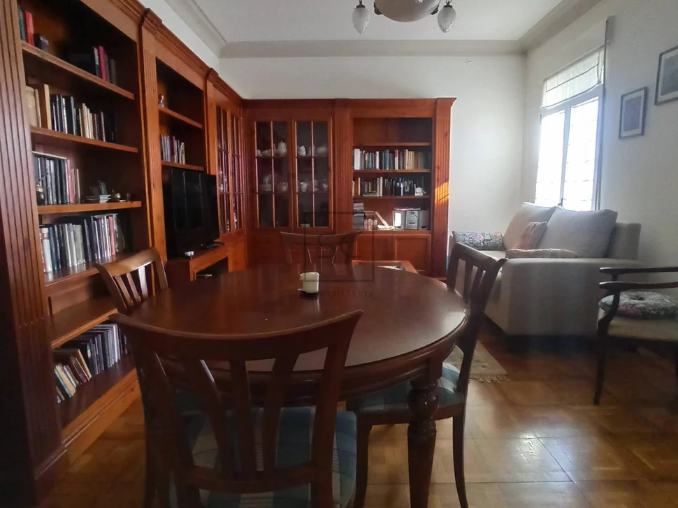 Amplio piso con trastero y parking en ferrol