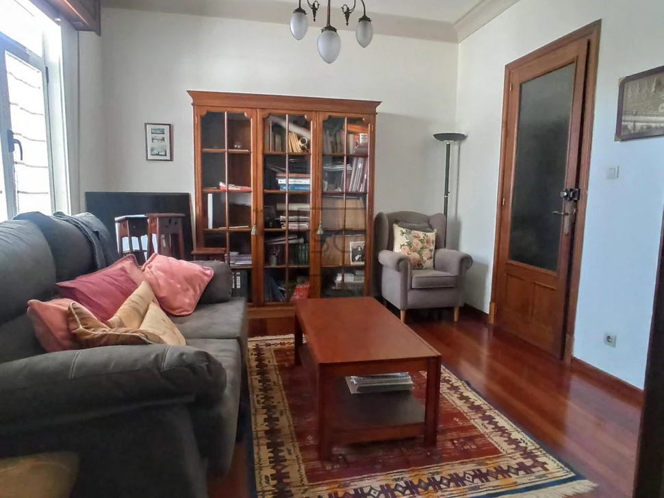 Amplio piso con trastero y parking en ferrol