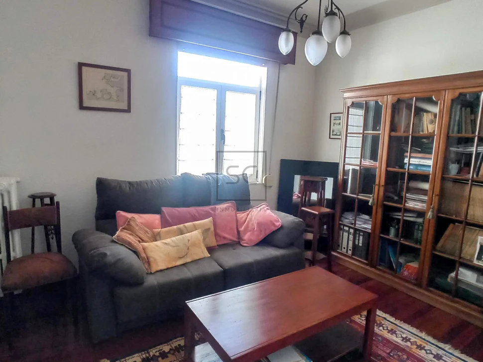 Amplio piso con trastero y parking en ferrol