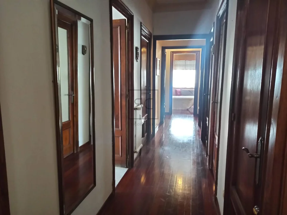 Amplio piso con trastero y parking en ferrol