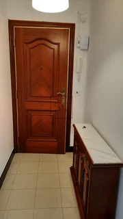 Piso cuarto semiamueblado en la zona de jubia