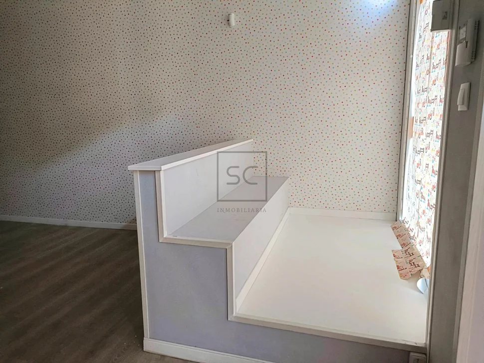 Bajo comercial en a gándara, narón