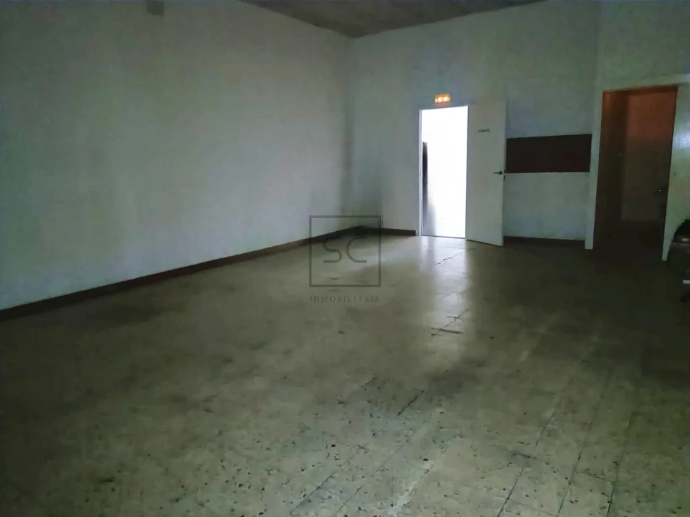 Bajo comercial en a gándara, narón