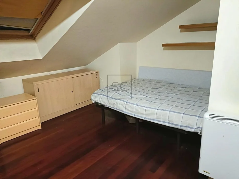 Dúplex con 5 habitaciones en catabois, ferrol