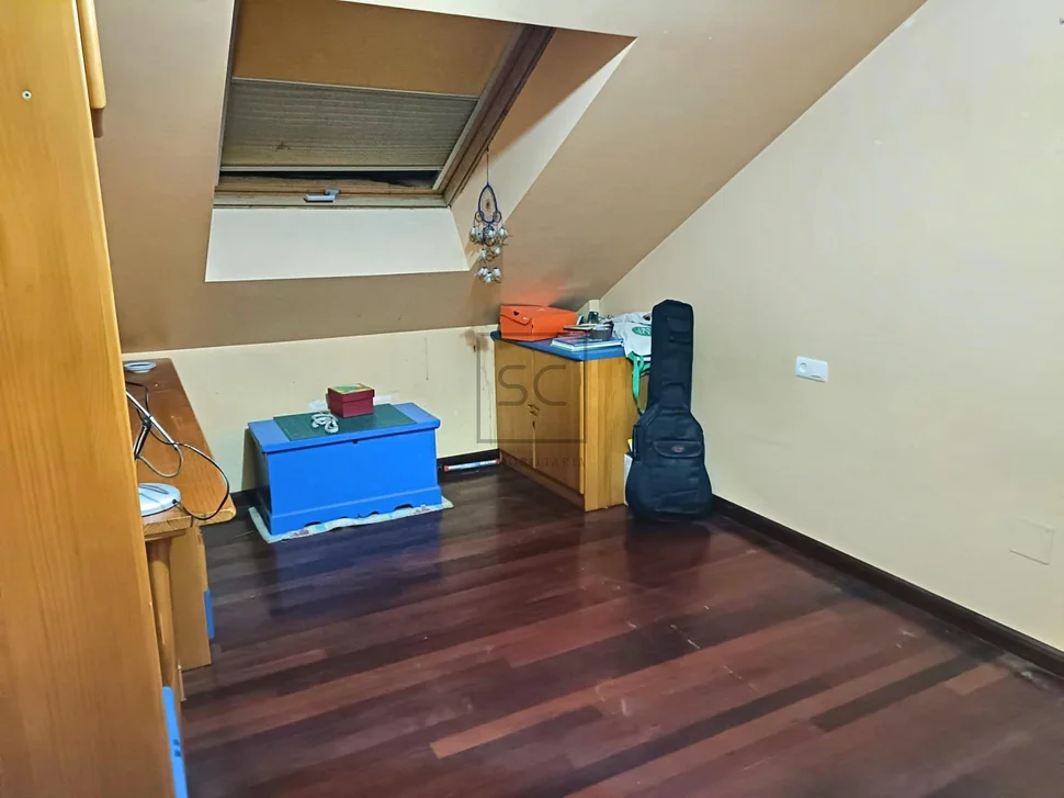 Dúplex con 5 habitaciones en catabois, ferrol