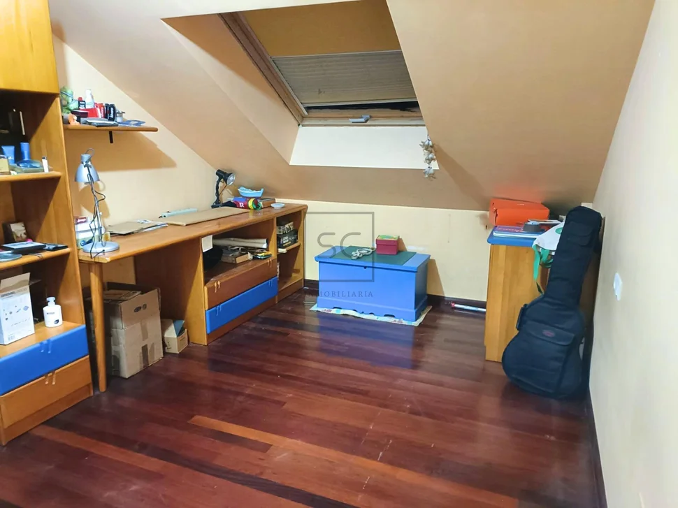 Dúplex con 5 habitaciones en catabois, ferrol