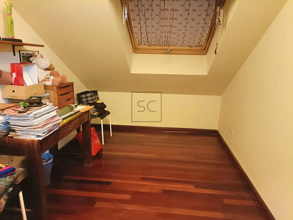 Dúplex con 5 habitaciones en catabois, ferrol