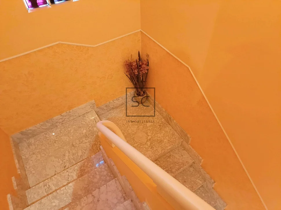 Adosado en Cedeira con patio y bodegas