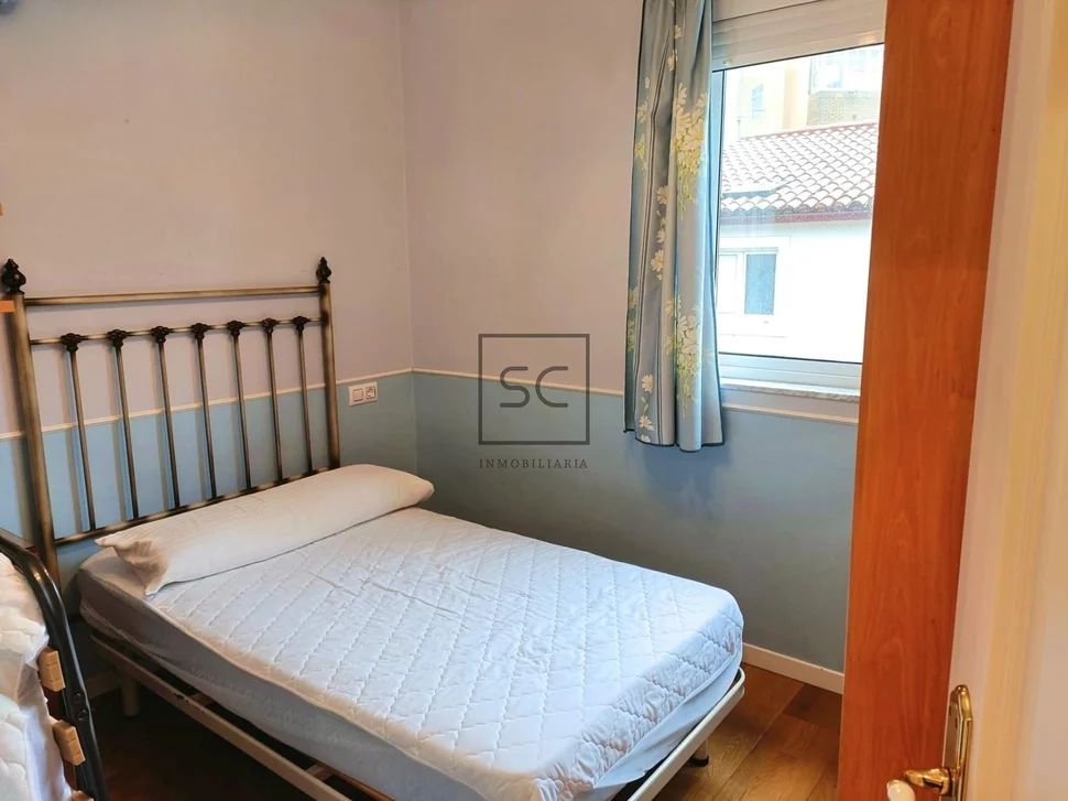 Adosado en Cedeira con patio y bodegas