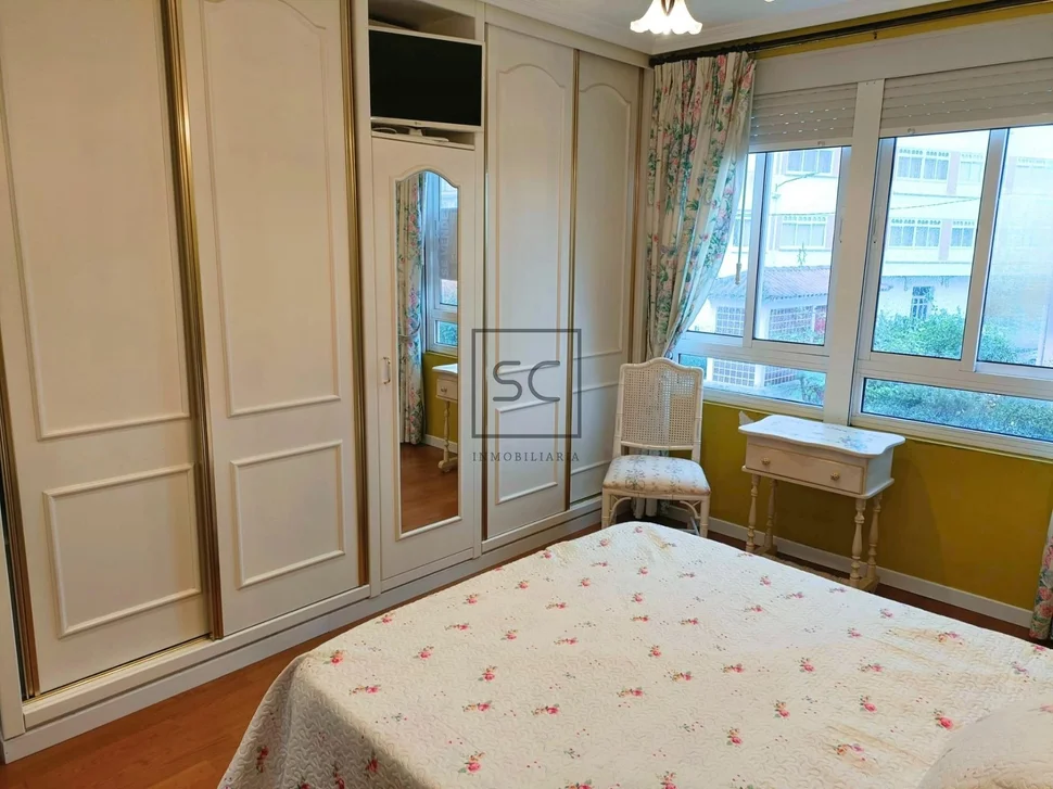 Adosado en Cedeira con patio y bodegas