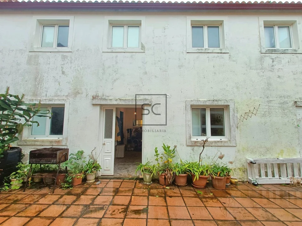 Adosado en Cedeira con patio y bodegas