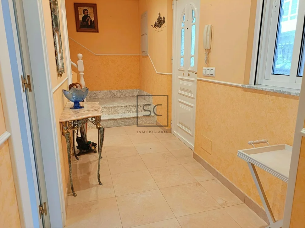 Adosado en Cedeira con patio y bodegas