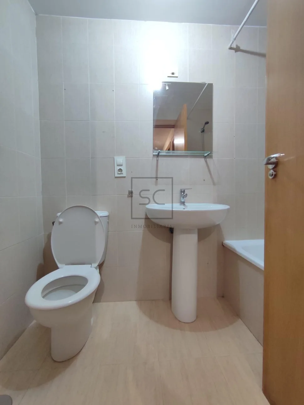 Bonito apartamento con piscina en ares