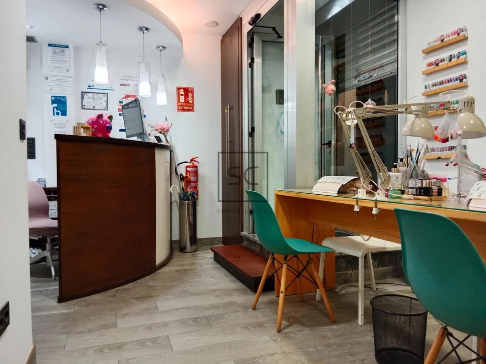 Local comercial freixeiro-narón