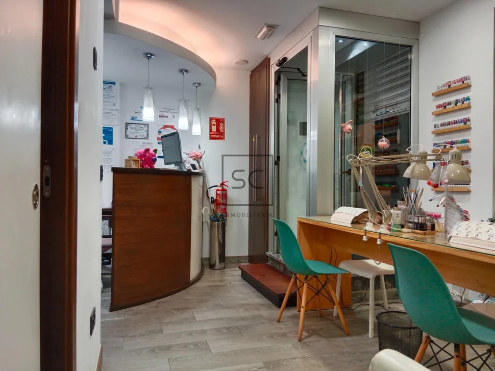 Local comercial freixeiro-narón