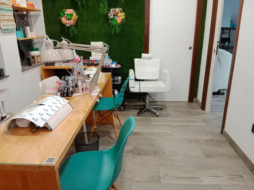 Local comercial freixeiro-narón