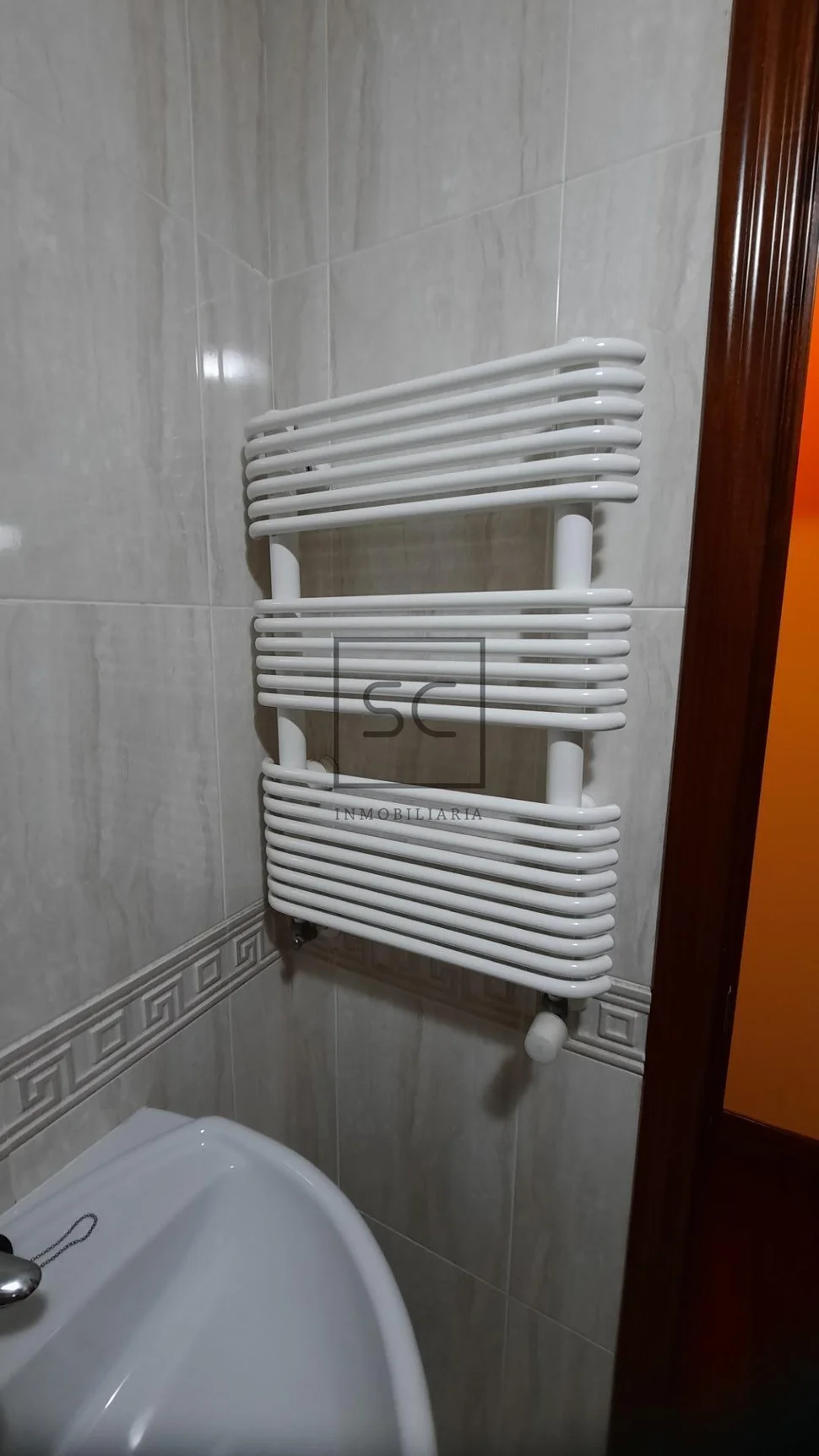 Piso con ascensor, plaza de garaje y trastero en canido