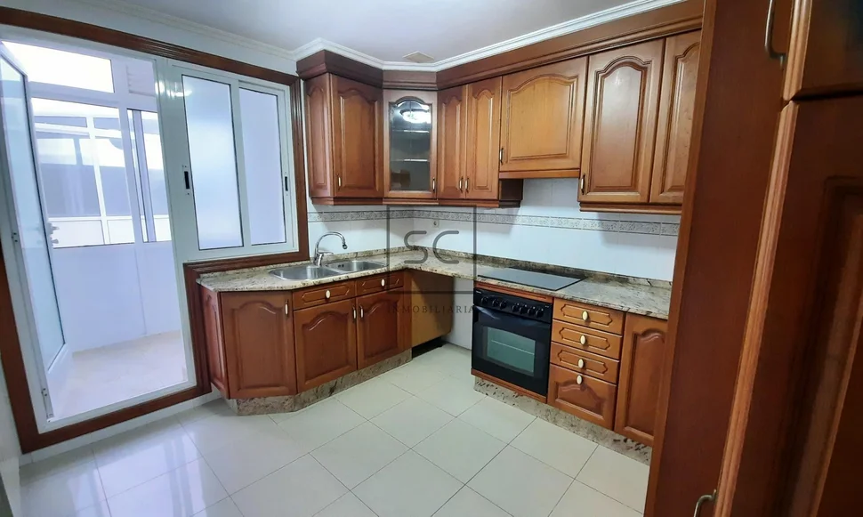 Piso con ascensor, plaza de garaje y trastero en canido