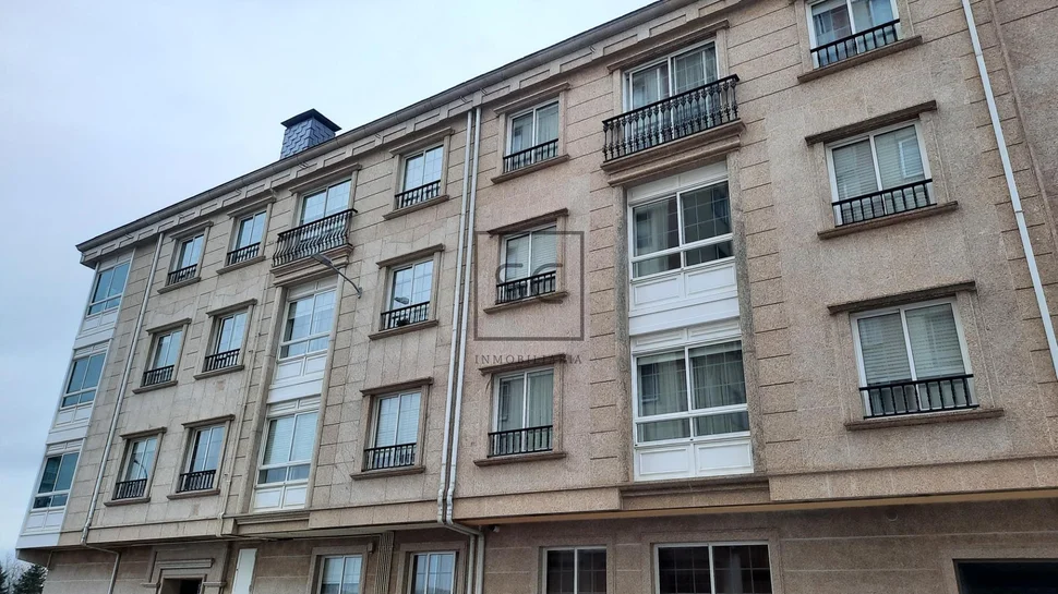 Piso con ascensor, plaza de garaje y trastero en canido