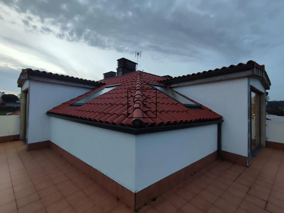 Fabuloso ático con doble terraza en Ares