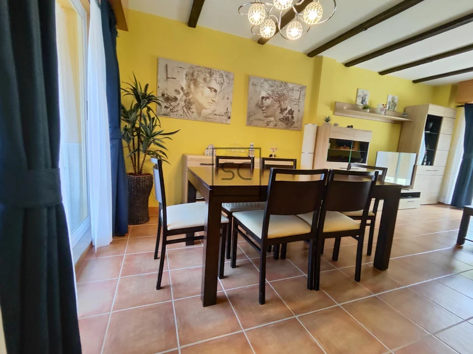 Estupendo adosado al lado de playa o raso en ares