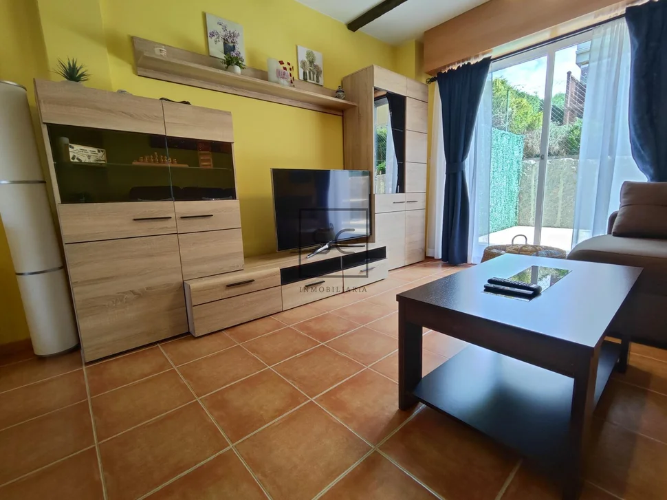 Estupendo adosado al lado de playa o raso en ares