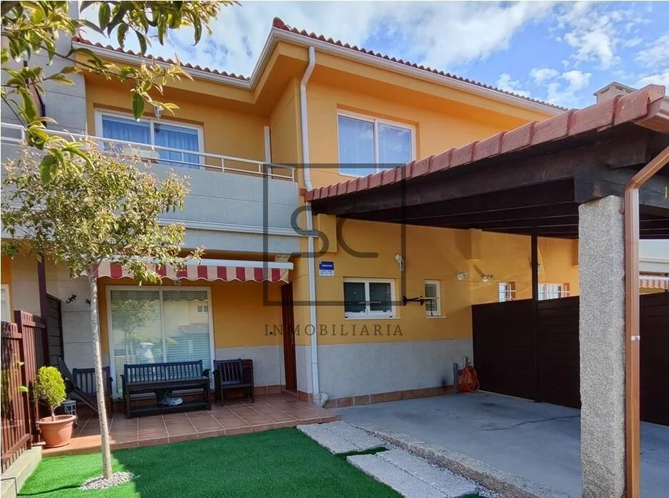 Estupendo adosado al lado de playa o raso en ares