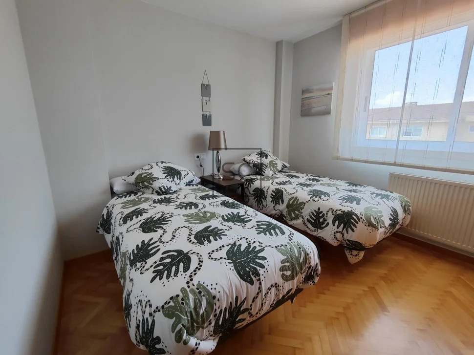 Estupendo adosado al lado de playa o raso en ares