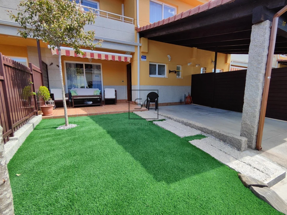 Estupendo adosado al lado de playa o raso en ares