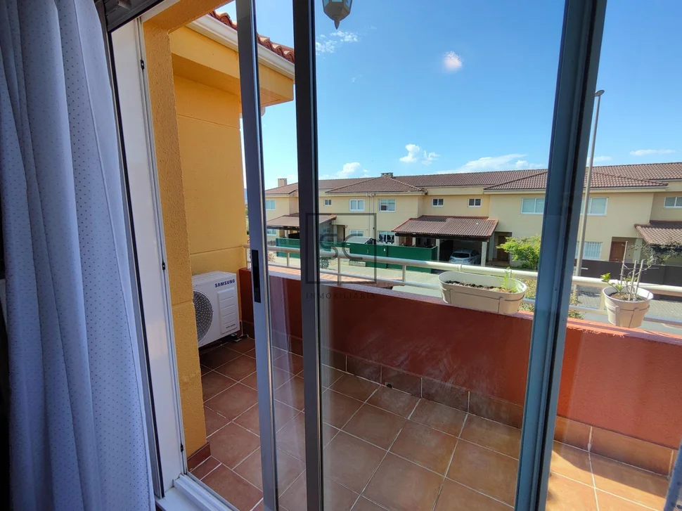 Estupendo adosado al lado de playa o raso en ares