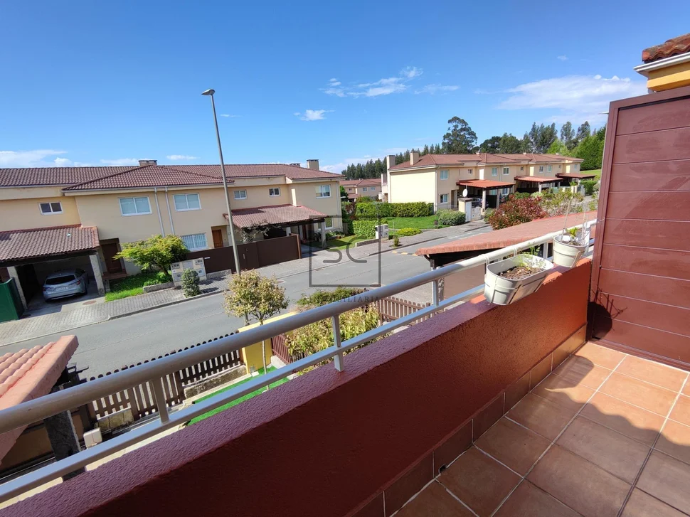 Estupendo adosado al lado de playa o raso en ares