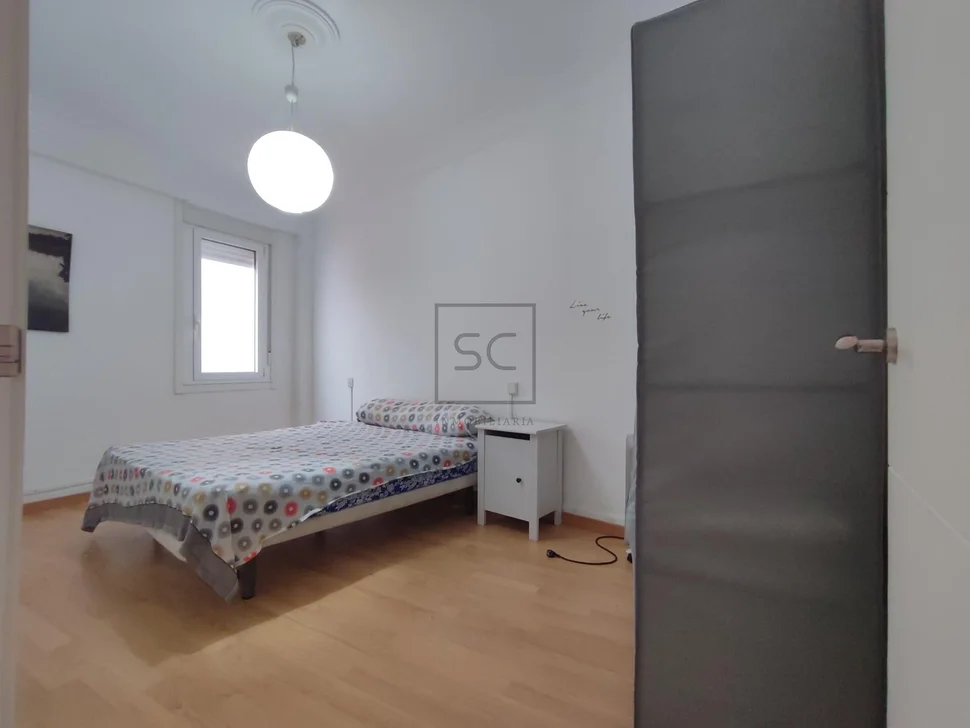 Coqueto piso con terraza en ferrol centro