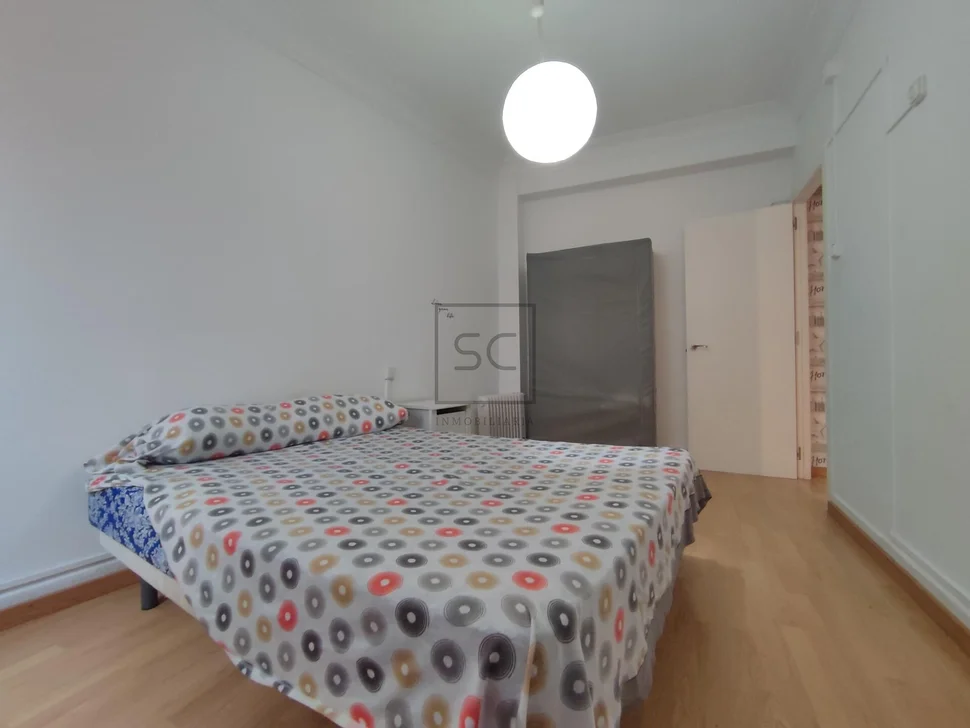 Coqueto piso con terraza en ferrol centro