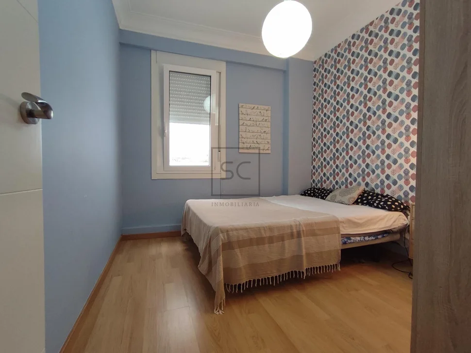 Coqueto piso con terraza en ferrol centro